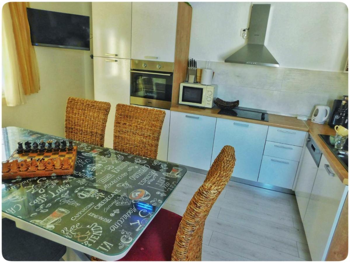 Littlevenice Appartme 50M From Sea Trogir Extérieur photo
