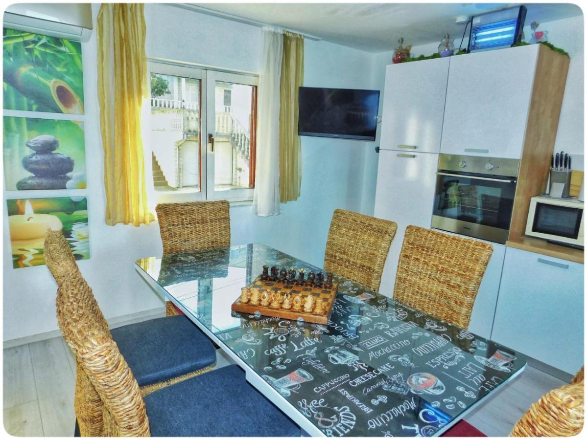 Littlevenice Appartme 50M From Sea Trogir Extérieur photo