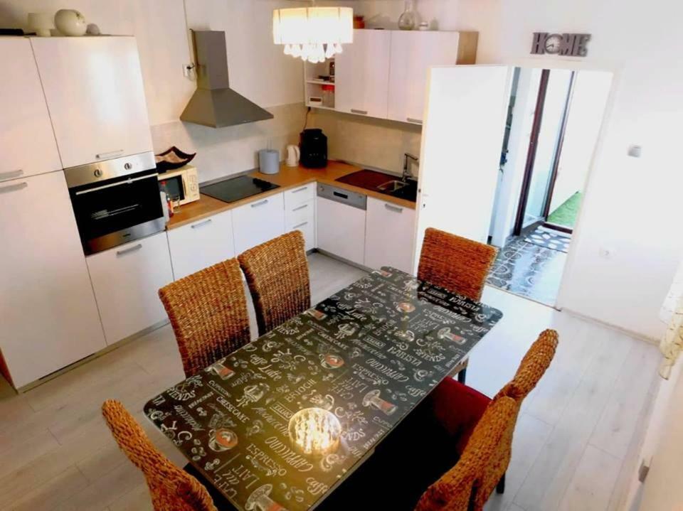 Littlevenice Appartme 50M From Sea Trogir Extérieur photo